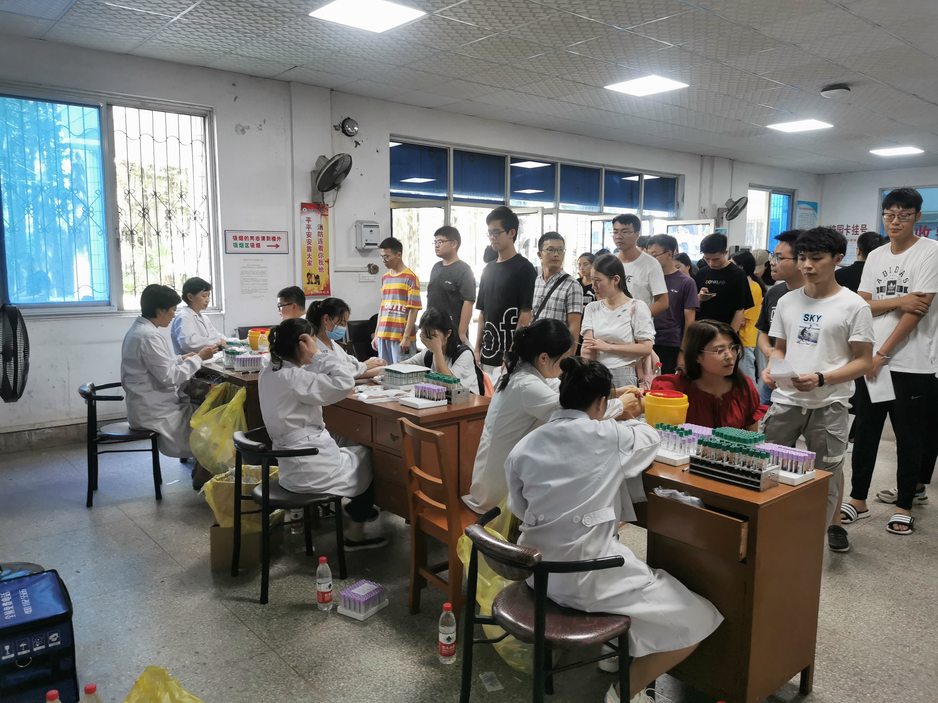 校医院顺利完成研究生新生入学体检工作